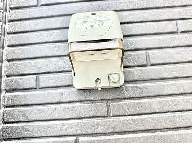 ■屋外に電源コンセントがあれば、高圧洗浄機で窓や外壁を掃除するなど便利です。