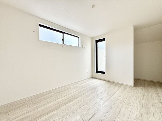 2号棟 ■落ち着いた色合いのお部屋で穏やかな時間を楽しめます