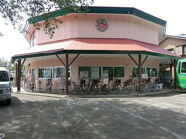 幼稚園・保育園 1100m 姫百合幼稚園