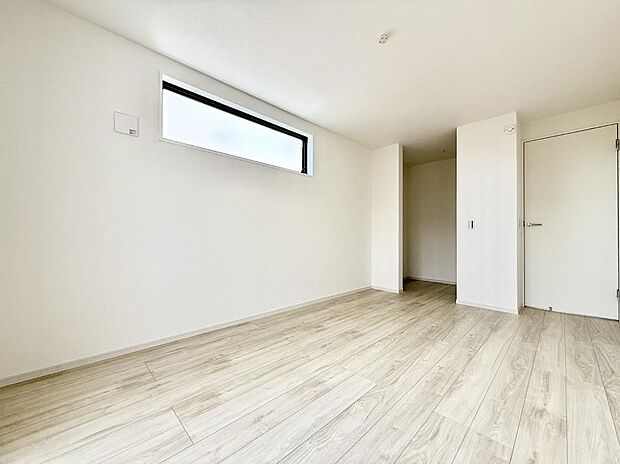 2号棟 ■落ち着いた色合いのお部屋で穏やかな時間を楽しめます