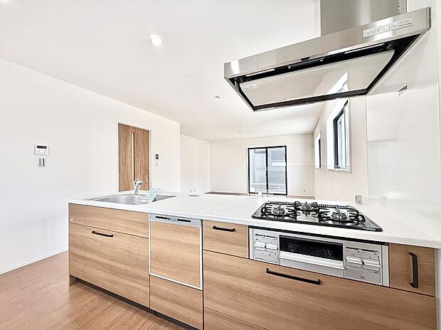 ■シンプルで機能的、毎日使いやすいキッチン