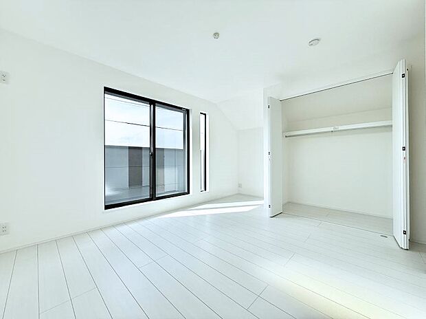 2号棟 ■落ち着いた色合いのお部屋で穏やかな時間を楽しめます