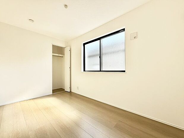 1号棟 ■落ち着いた色合いのお部屋で穏やかな時間を楽しめます
