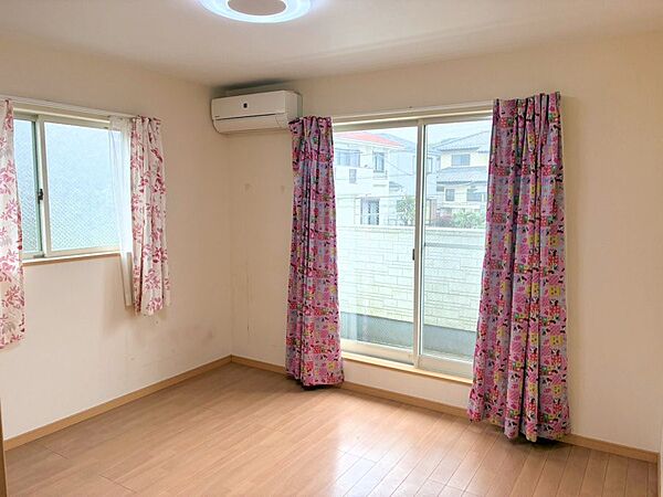 ■窓の配置や通気性の良い設計で部屋の空気がこもらず、常に新鮮な空気が流れます