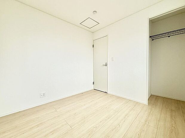 2号棟 ■落ち着いた色合いのお部屋で穏やかな時間を楽しめます