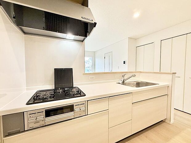 ■シンプルで機能的、毎日使いやすいキッチン