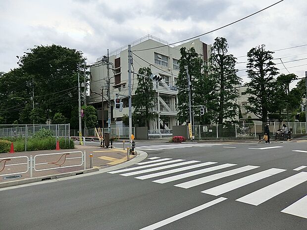 小学校 1076m 府中市立本宿小学校
