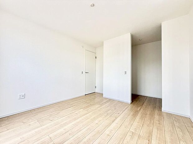1号棟  ■落ち着いた色合いのお部屋で穏やかな時間を楽しめます