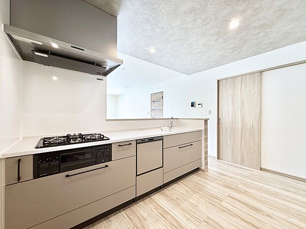 ■シンプルで機能的、毎日使いやすいキッチン