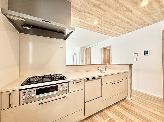 ■シンプルで機能的、毎日使いやすいキッチン