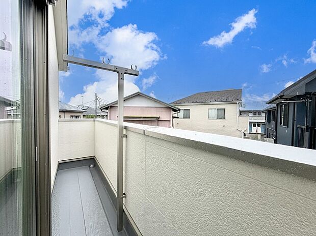 1号棟 ■ 季節の移ろいを感じられる開放的な空間です