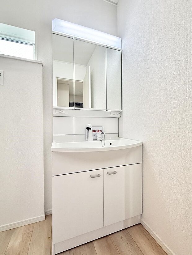 ■明るい洗面所は毎朝の歯磨きも楽しくできちゃいそうです♪