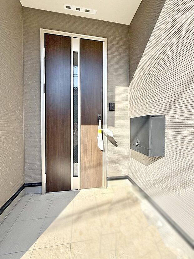 1号棟  ■ シンプルで美しく、住まいの第一印象を彩る玄関です