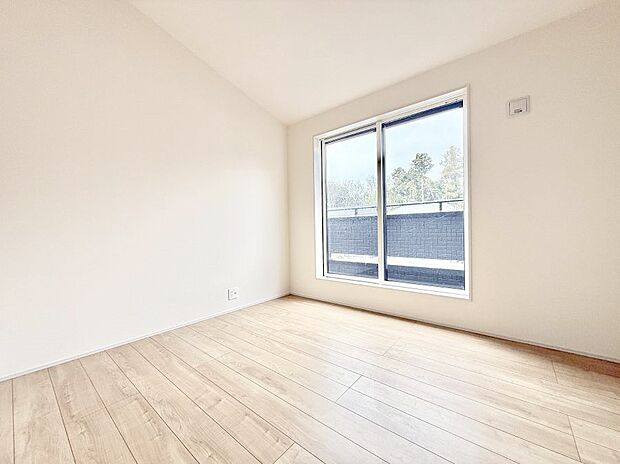 ■シンプルな空間で、収納付きベッドやデスクなど、多機能な家具を活用しやすいです