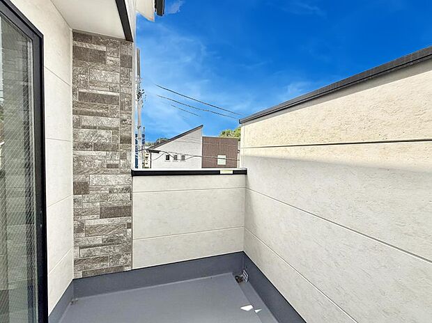 1号棟  ■ 季節の移ろいを感じられる開放的な空間です