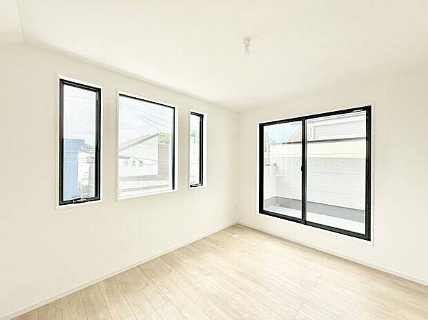 1号棟 ■落ち着いた色合いのお部屋で穏やかな時間を楽しめます