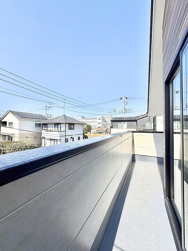 ■ 季節の移ろいを感じられる開放的な空間です