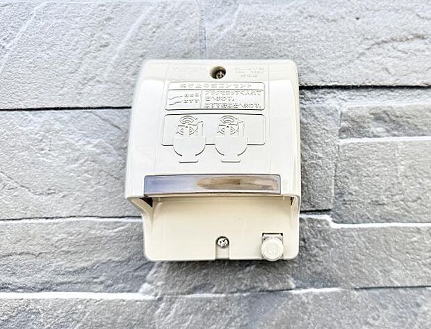 ■屋外に電源コンセントがあれば、高圧洗浄機で窓や外壁を掃除するなど便利です。