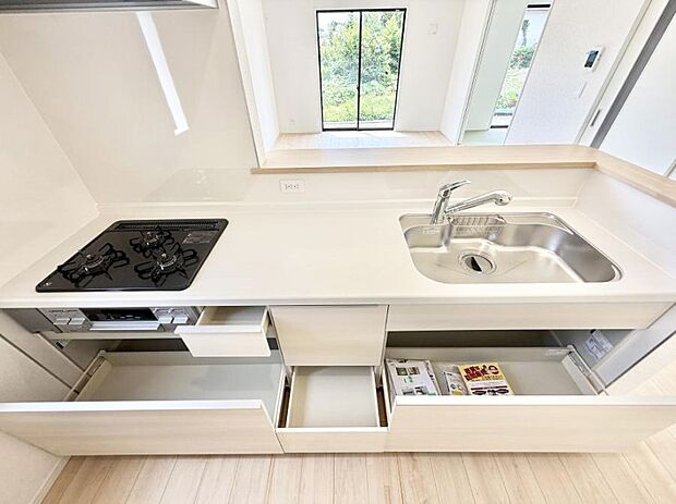 1号棟  ■シンプルで機能的、毎日使いやすいキッチン