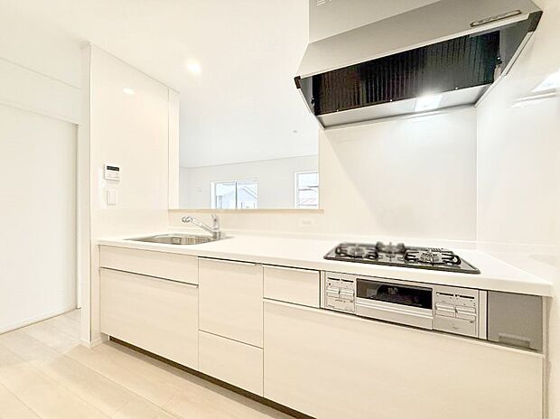 ■シンプルで機能的、毎日使いやすいキッチン