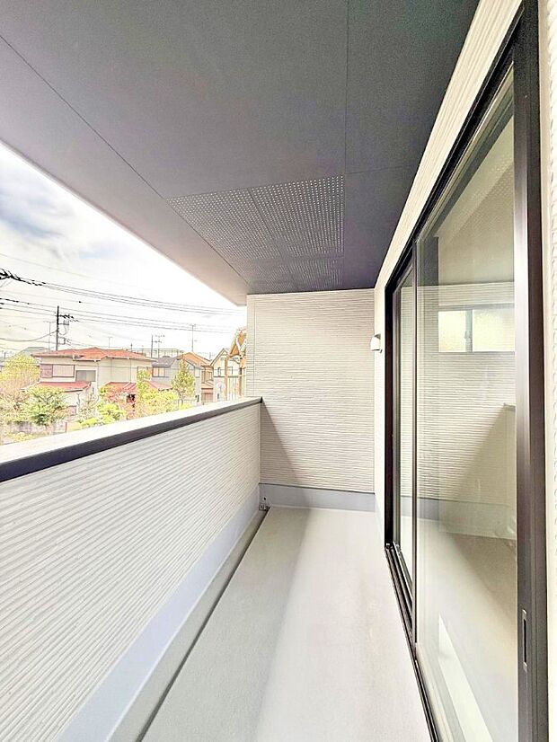 ■ 季節の移ろいを感じられる開放的な空間です