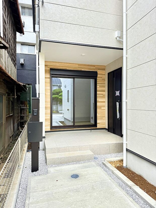 1号棟  ■ シンプルで美しく、住まいの第一印象を彩る玄関です