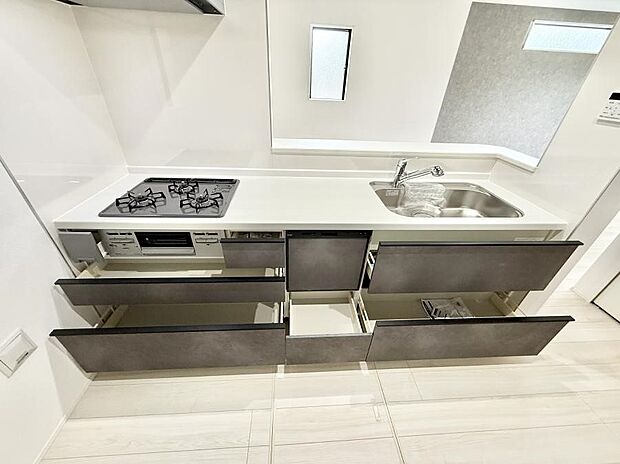 2号棟 ■シンプルで機能的、毎日使いやすいキッチン
