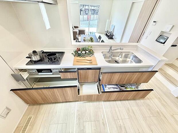 ■美味しい時間が生まれる、笑顔あふれるキッチン