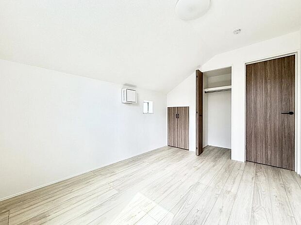 5号棟 ■家具をうまく配置すれば広々とした空間を使い動きやすく、リラックスした時間が過ごせます