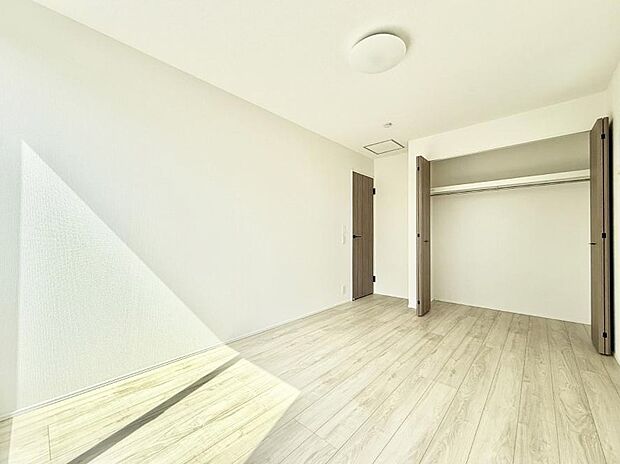 5号棟  ■静かな洋室で読書や趣味に集中できる場所