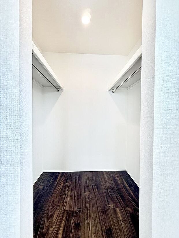 ■WIC付きで衣類も荷物もまとめて収納