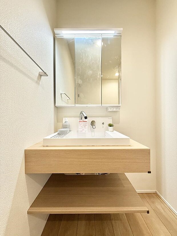 1号棟 ■朝の準備がスムーズにできる広さです