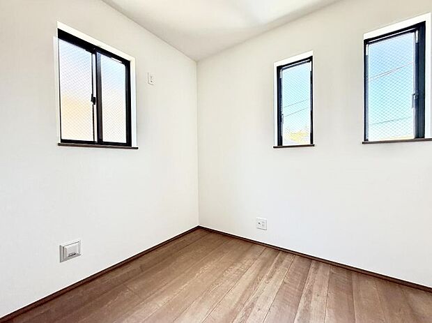 A号棟 ■落ち着いた色合いのお部屋で穏やかな時間を楽しめます