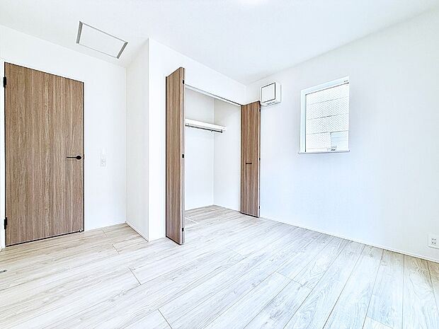 2号棟  ■落ち着いた色合いのお部屋で穏やかな時間を楽しめます