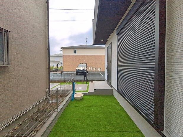 1号棟 ■季節の移ろいを感じられる、落ち着いた雰囲気の屋外空間