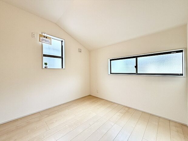 2号棟  ■落ち着いた色合いのお部屋で穏やかな時間を楽しめます