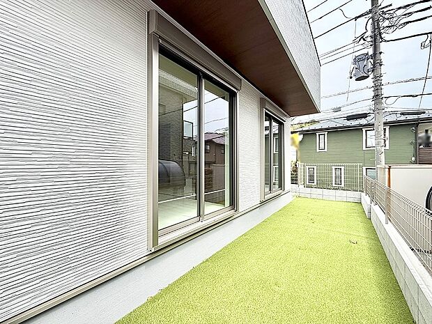 4号棟 ■暮らしに潤いを与える、緑が取り入れられた住まいです
