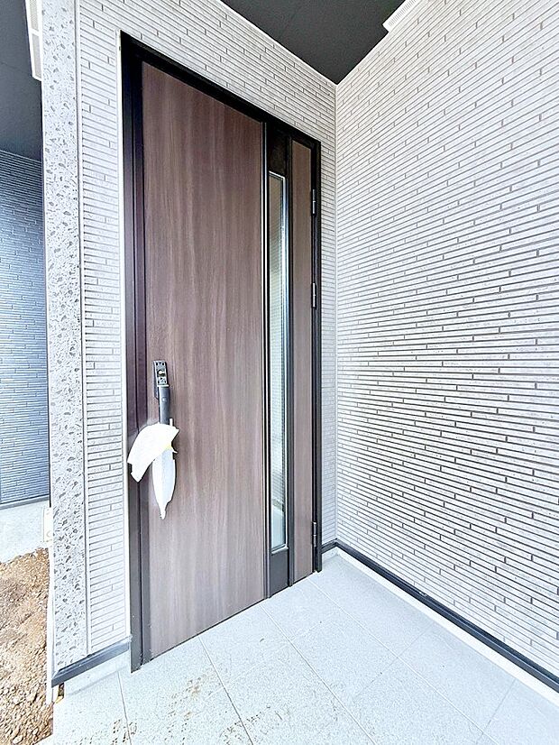 1号棟 ■ 心地よい暮らしへとつながる、温かい玄関