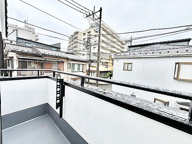 2号棟  ■ 季節の移ろいを感じられる開放的な空間です