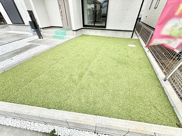 5号棟 ■暮らしに潤いを与える、緑が取り入れられた住まいです