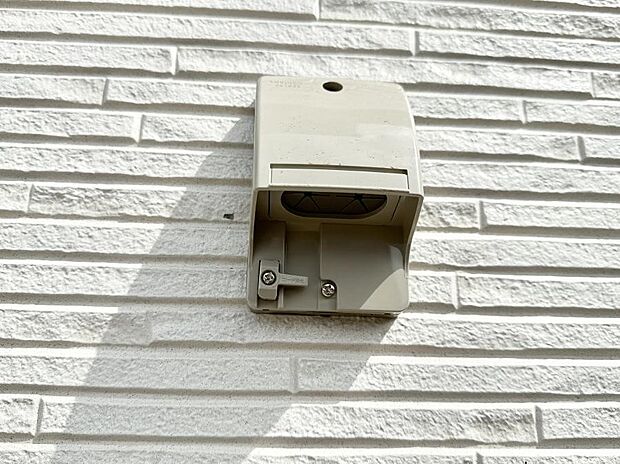 ■屋外に電源コンセントがあれば、高圧洗浄機で窓や外壁を掃除するなど便利です。