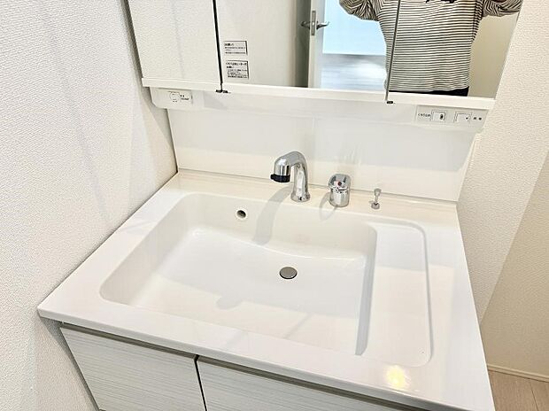 ■手洗いや顔を洗う時も快適に使える便利なシャワー