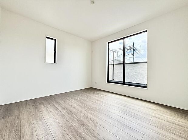 4号棟 ■落ち着いた色合いのお部屋で穏やかな時間を楽しめます