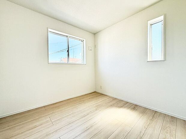 1号棟 ■落ち着いた色合いのお部屋で穏やかな時間を楽しめます