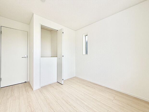 2号棟  ■窓の配置や通気性の良い設計で部屋の空気がこもらず、常に新鮮な空気が流れます