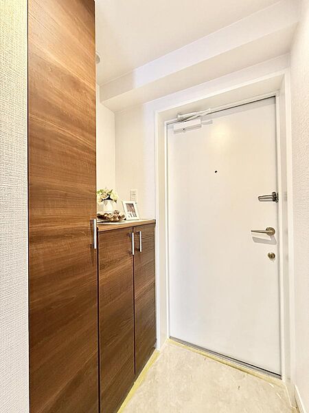■ 毎日を気持ちよく迎える、明るく温もりのある玄関