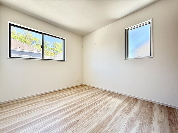 6号棟 ■落ち着いた色合いのお部屋で穏やかな時間を楽しめます