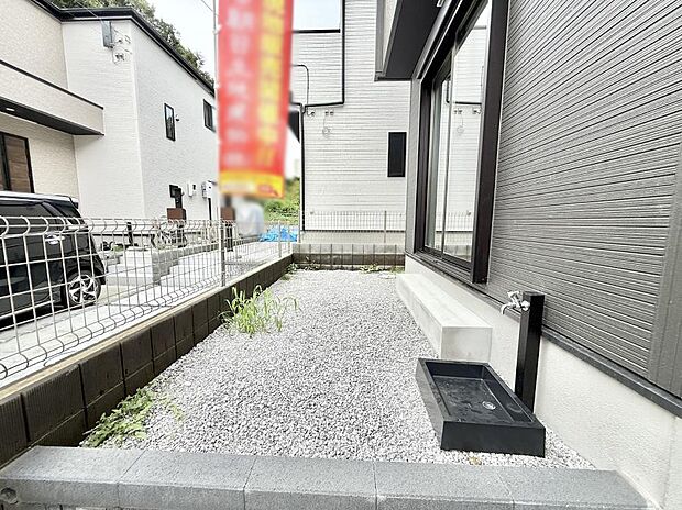 2号棟 ■暮らしに潤いを与える、緑が取り入れられた住まいです