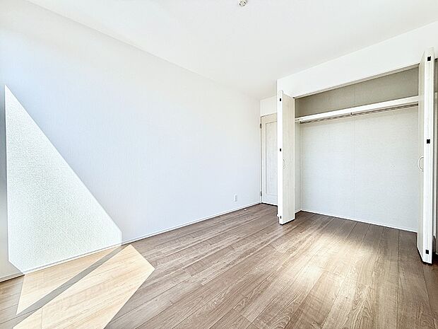 A号棟 ■落ち着いた色合いのお部屋で穏やかな時間を楽しめます