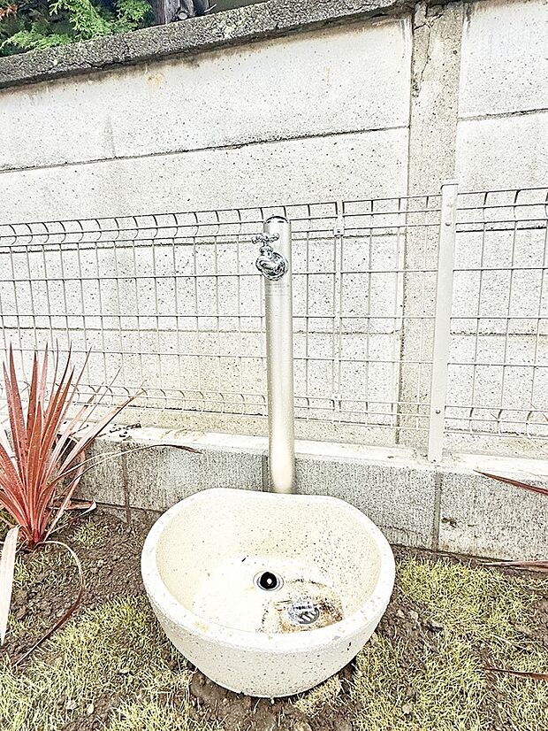 2号棟 ■ガーデニングや洗車などの際に大活躍な屋外立水栓